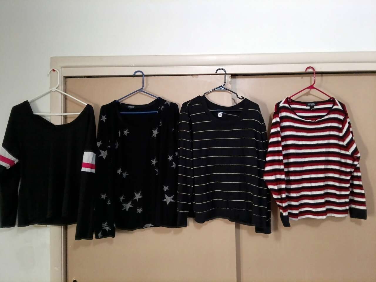 Lot of 4 Sweaters 2x. 1x.