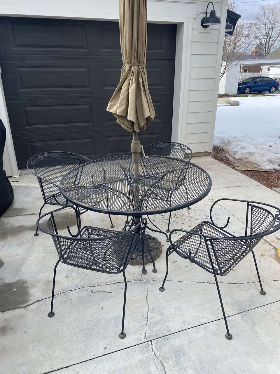 Metal Patio table and 4 chairs 48" Di… Furniture