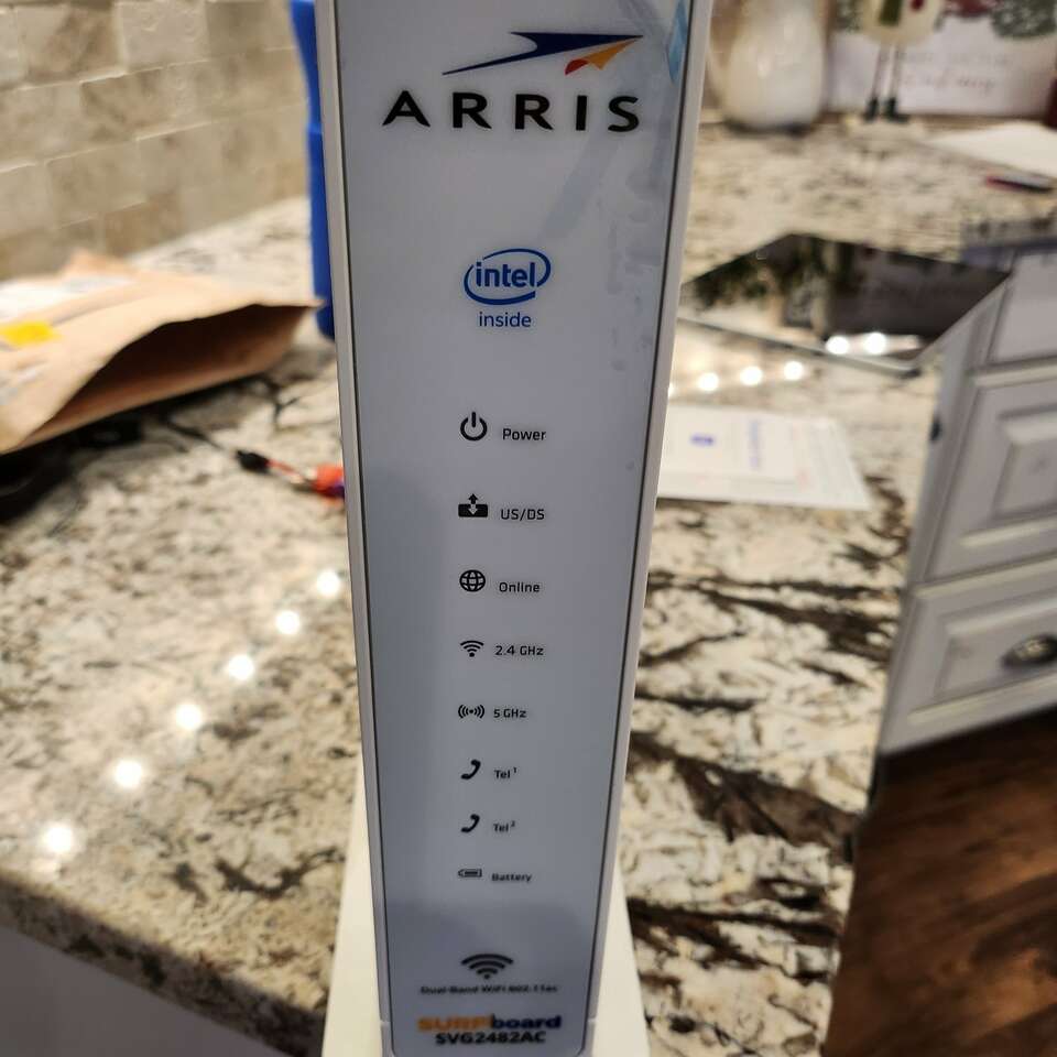 Like new Arris Surfboard SVG2482AC