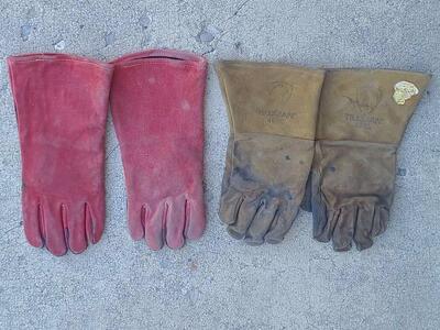 Welding gloves