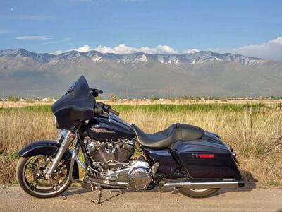 2019 midnight blue street glide Low miles