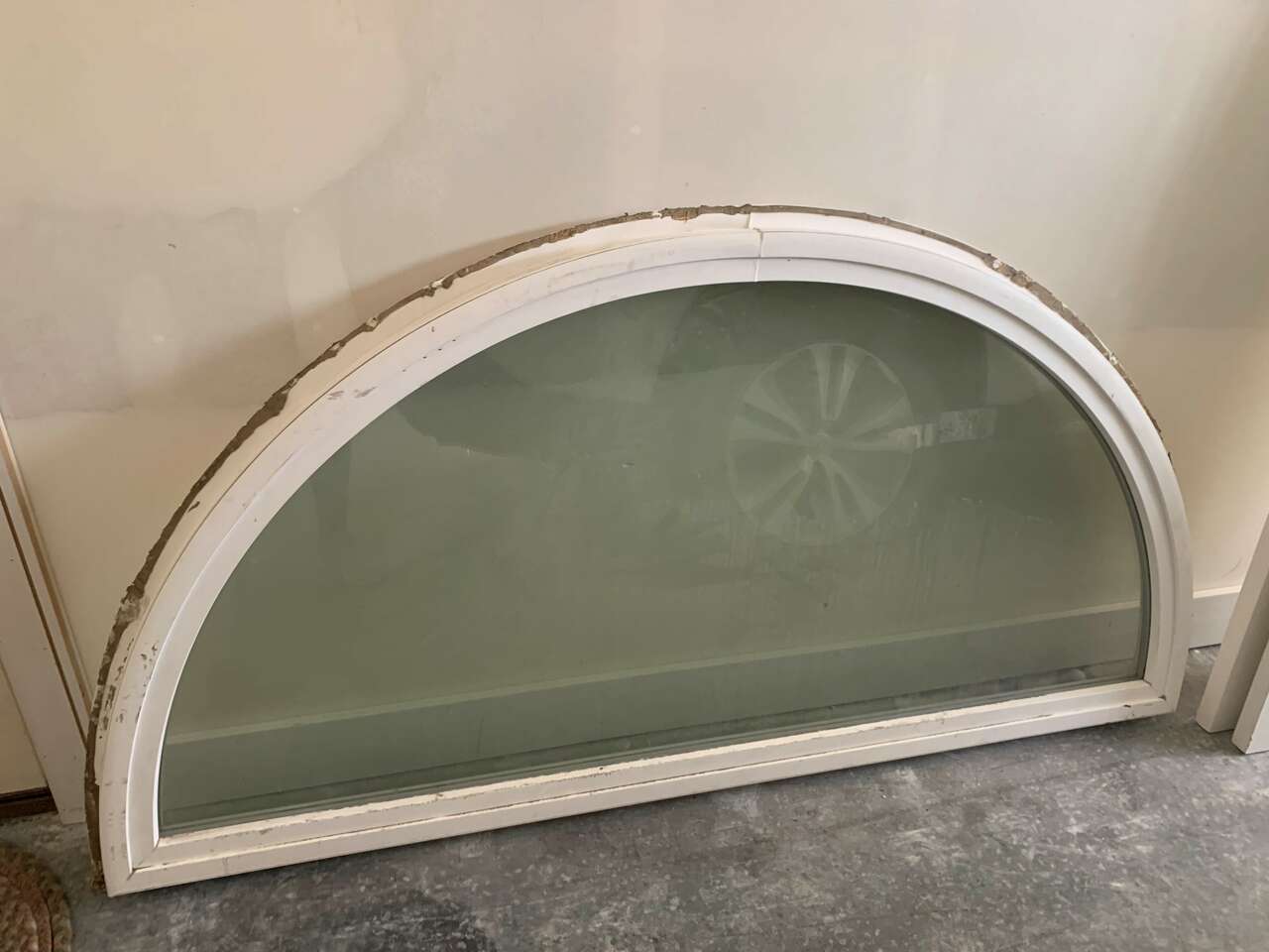 Half round window