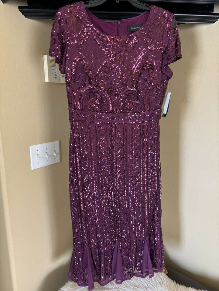DILLARDS DRESS NEW WITH TAGS -SIZE 8