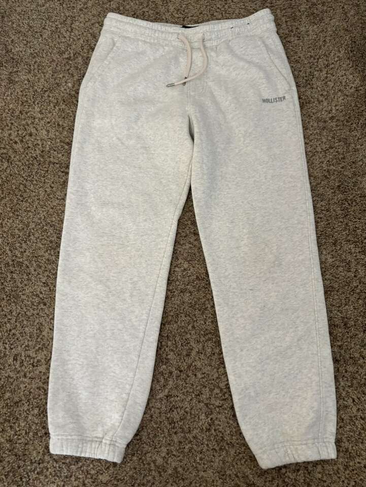 MENS HOLLISTER SWEATPANTS- SIZE M