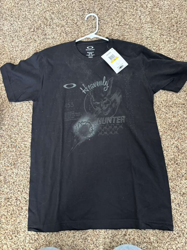 MENS OAKLEY HEAVENLY HUNTER TSIRT- NWT M