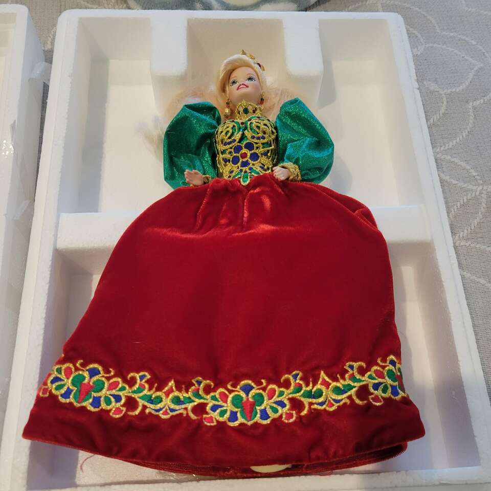 1995 Porcelain Christmas Holiday Barbie