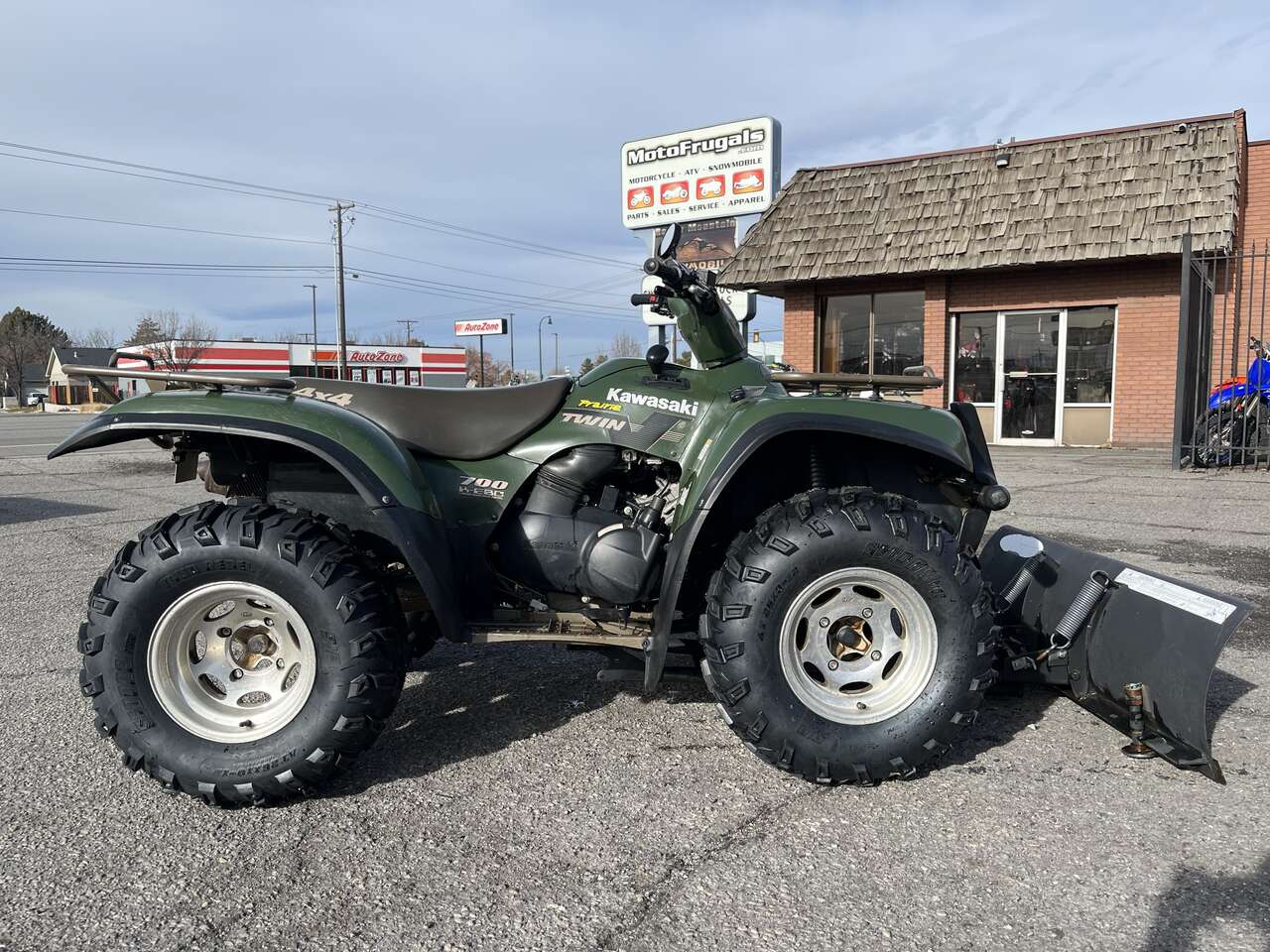 2004 KAWASAKI PRAIRIE 700 4x4 W/ WINCH & PLOW!!