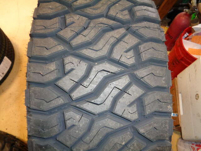 4 VENOM POWER TERRA HUNTER R/T+ LT 35 12.5 20 1221Q LRE 10PLY ALL TERRAIN TIRES