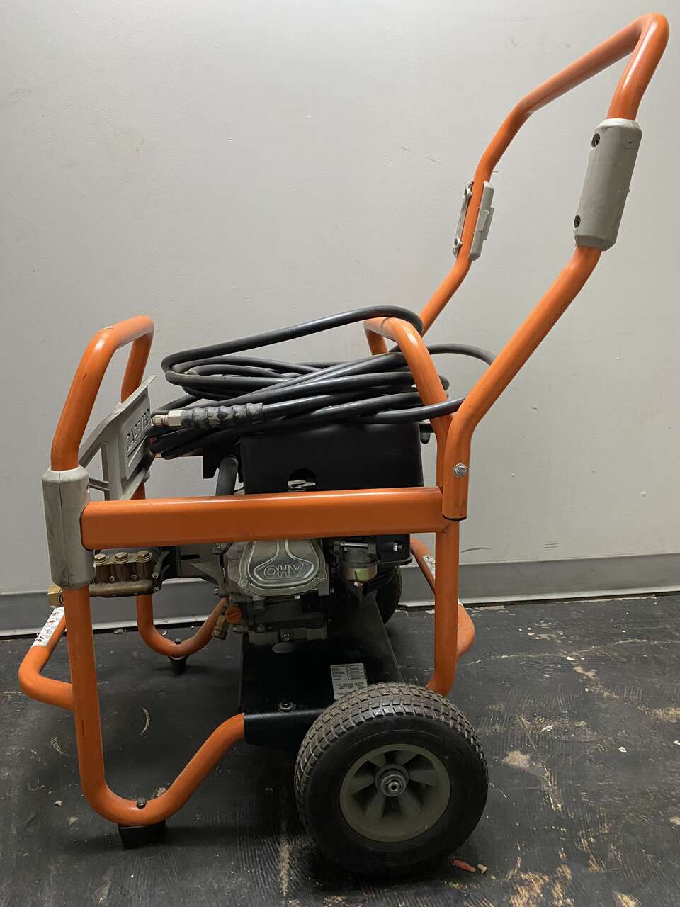 1 new generac pressure washer 3.2 gpm 3300 psi