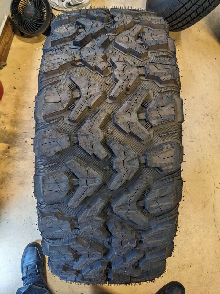 4 RADAR RENEGADE X LT 35 12.5 20 121Q LRE 10PLY TIRE RACSTH0046 CQ3
