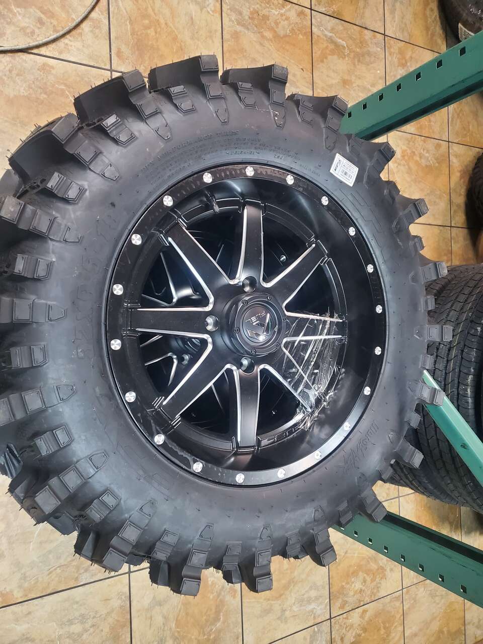 18x7 Fuel Maverick Wheel UTV EFX Moto Slayer 32 9.5 18 Tire Brand New Set