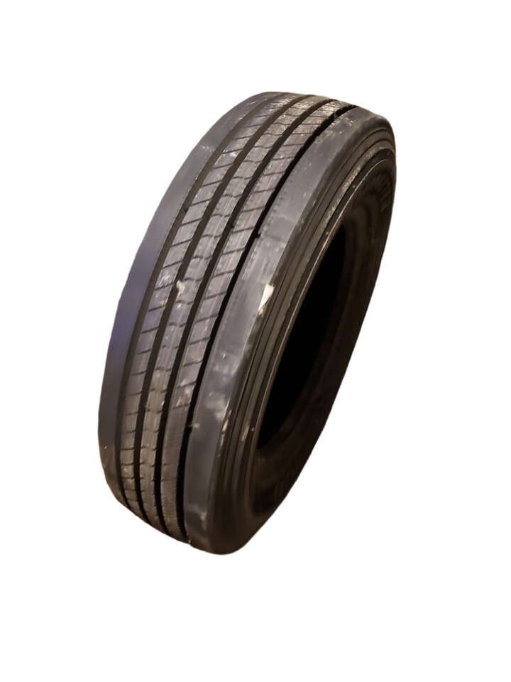 4 ROAD MASTER RM272 BSW  215 75 17.5 135/133L 16PLY COMMERCIAL TIRE 173001001