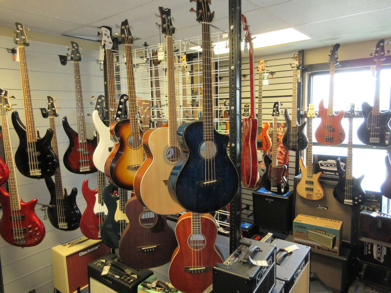 electric acoustic bass guitars