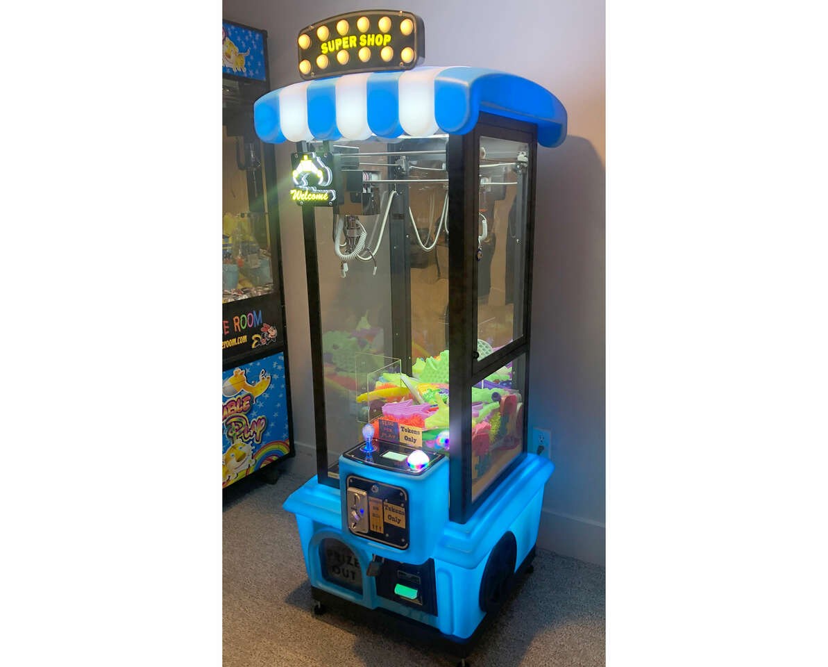 Plush Prize Claw Crane Arcade Game Machine Super Shop Coin Operated • NEW