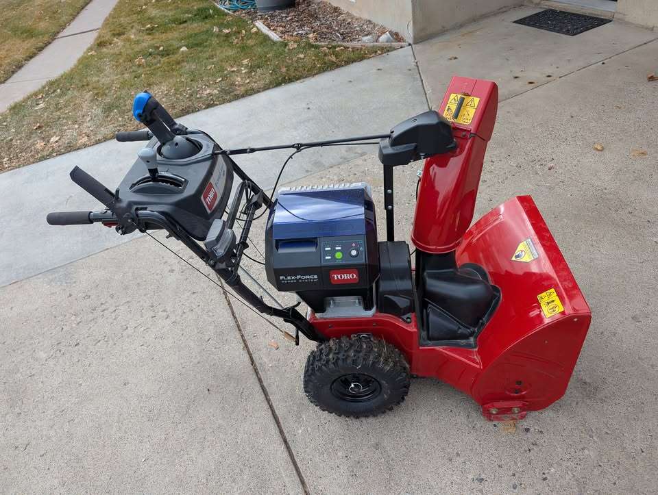 Toro Power Max® e24 Snowblower