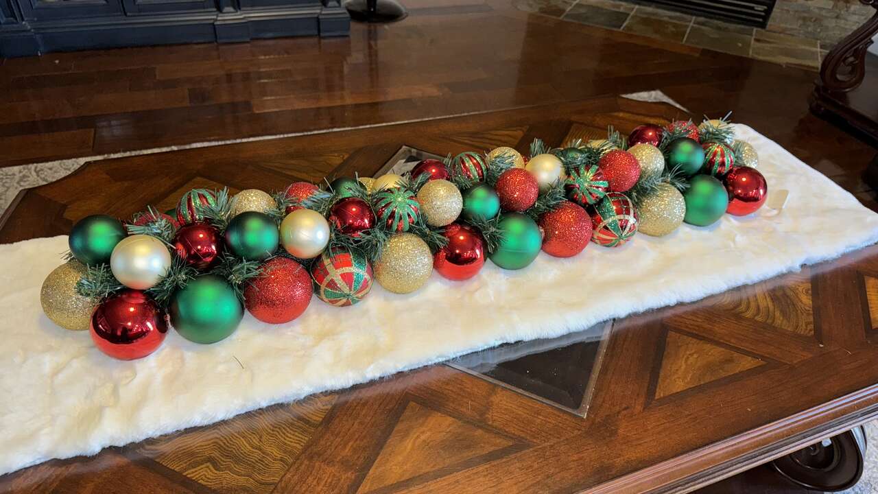 Christmas ornament centerpiece - 4 available