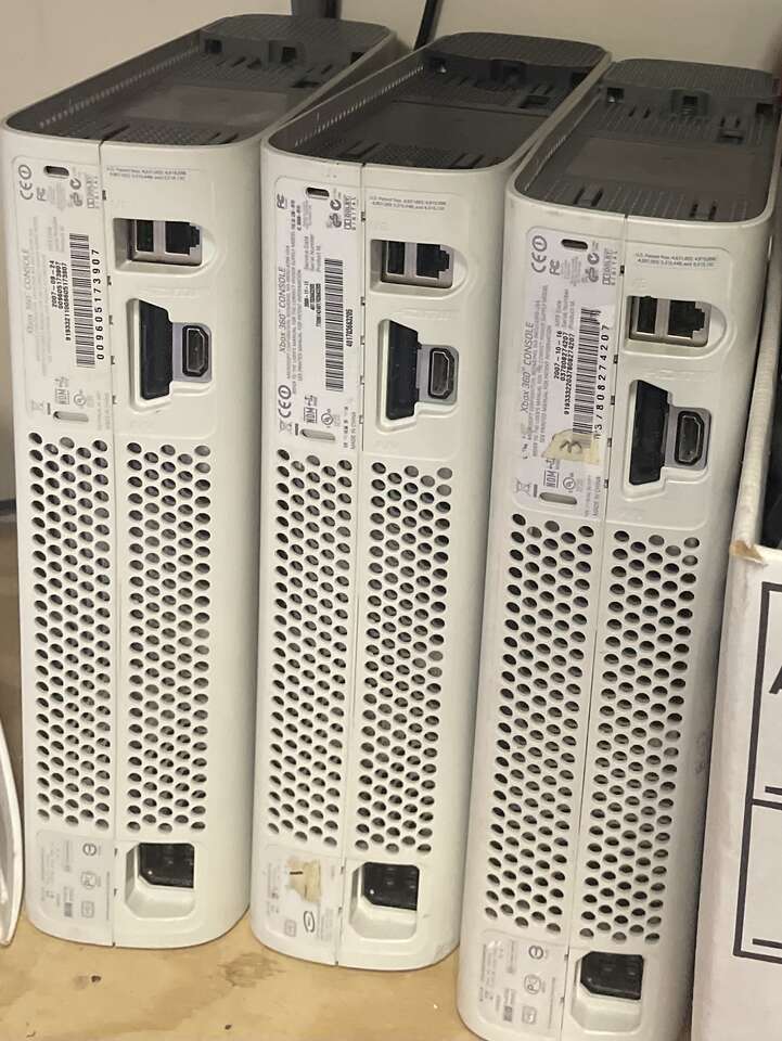 XBOX 360 CONSOLE SYSTEM MICROSOFT BROKEN BAD REPAIR PARTS