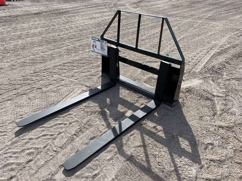 New/Unused HD 4,000Lb Rated Skid steer Loader Pallet Forks