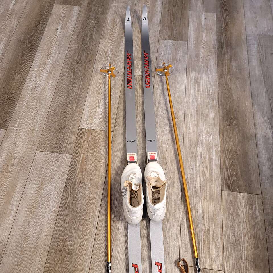 Jarvinen Finland Polar Waxless G+G 190 Cross Country Skis Boots Poles Set