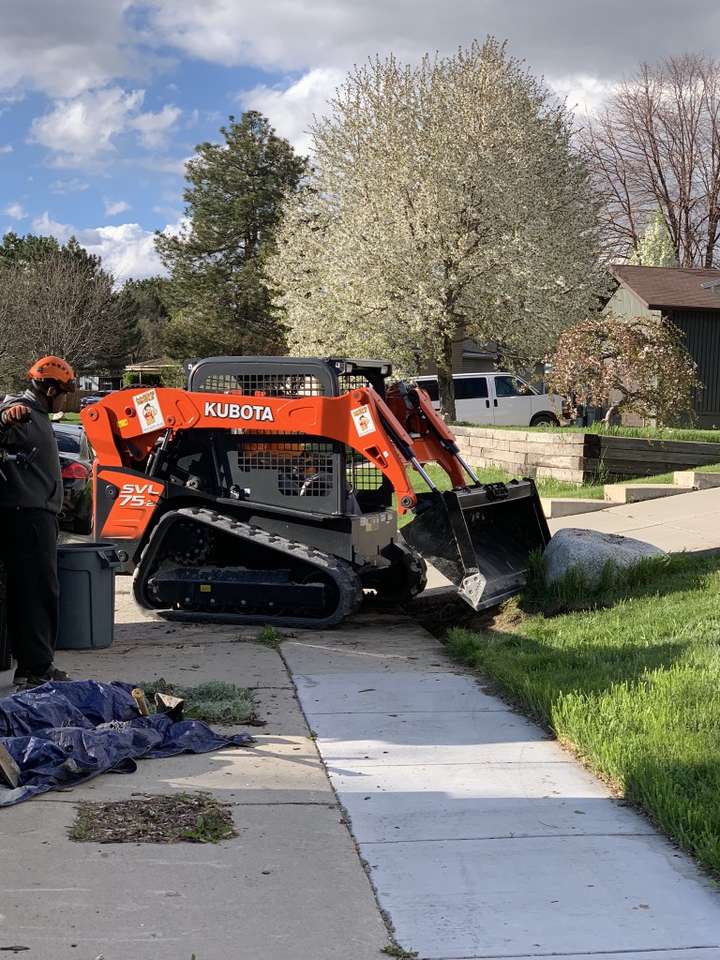 Kubota SVL 75 $450 Skid steer W Trailer