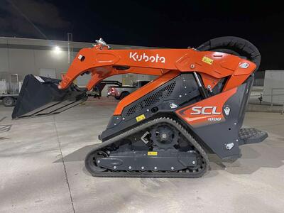 Kubota SCL 1000 Toro Dingo Compact Skid Loader skid steer