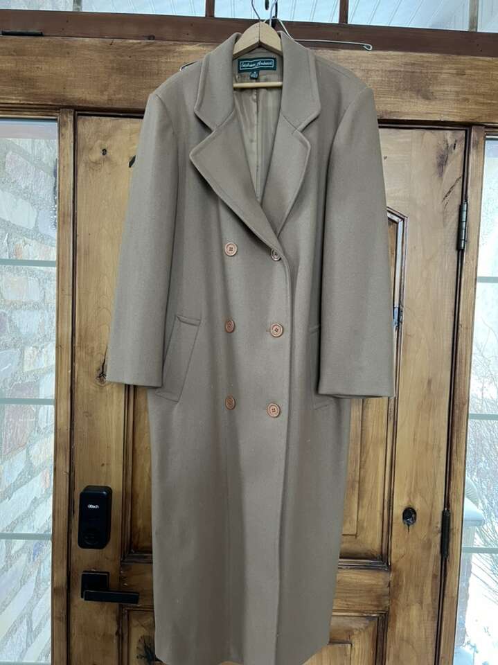 Women’s Size 16 Wool Coat Like New Condition