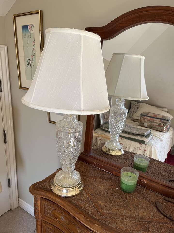 Crystal Based Lamp Soild
