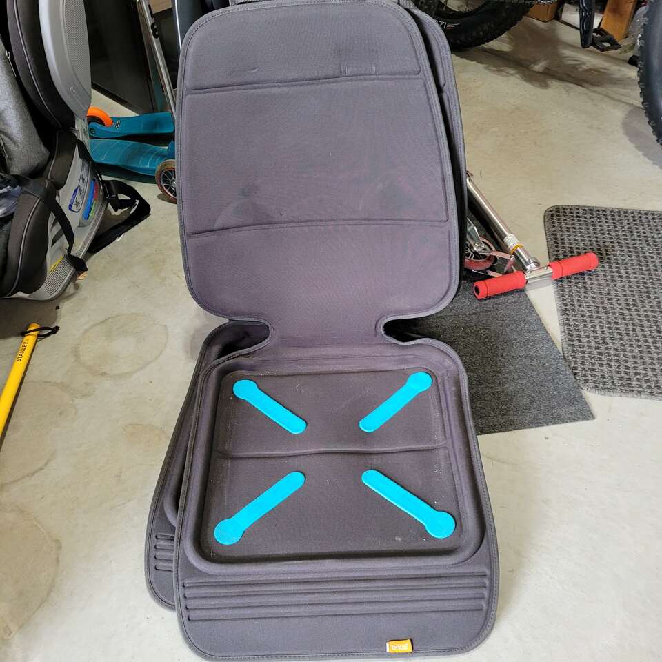 Munchkin Elite Seat Guardian Car Seat Protector, Crash Test Approved - Dark Gray (4 available) Brita