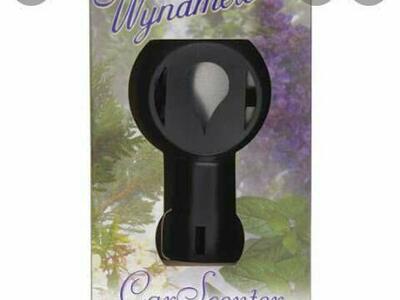 Exc Condition Wyndmere & Generic Car Air Freshener