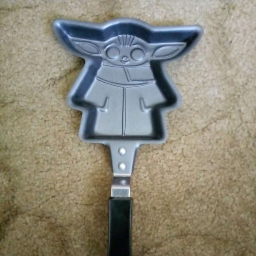 Baby Yoda Pancake Cookie Pan Ex Cond + Bonus