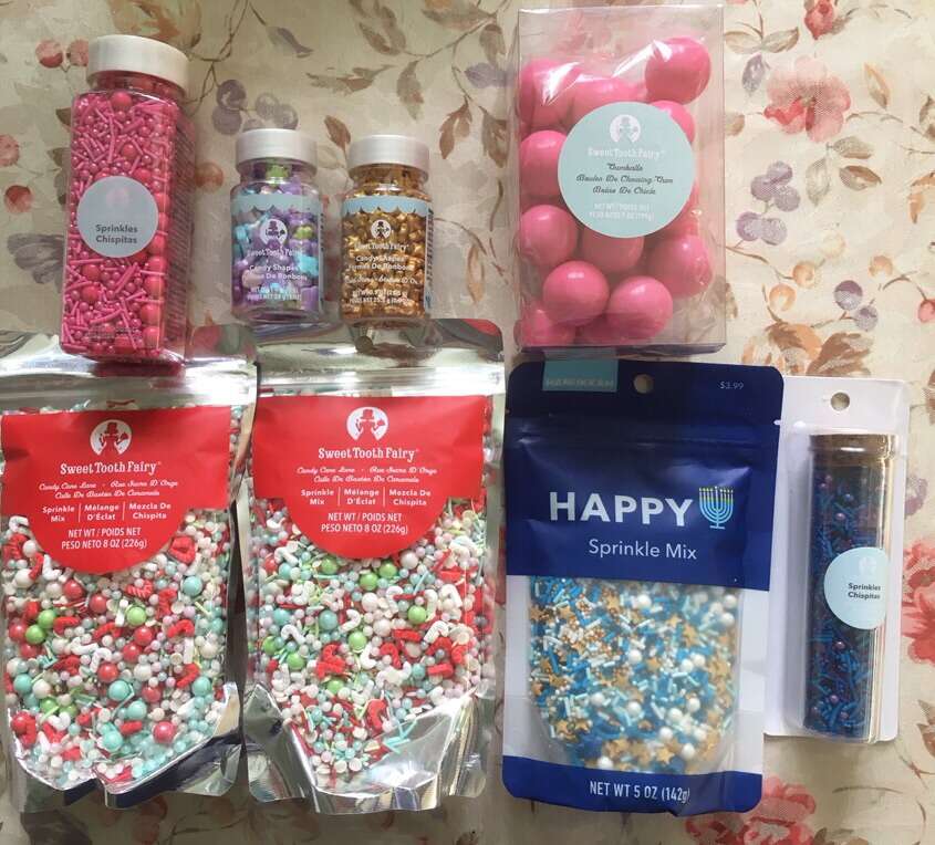 Cake Cookie Cupcake ? Sprinkles + Gum balls