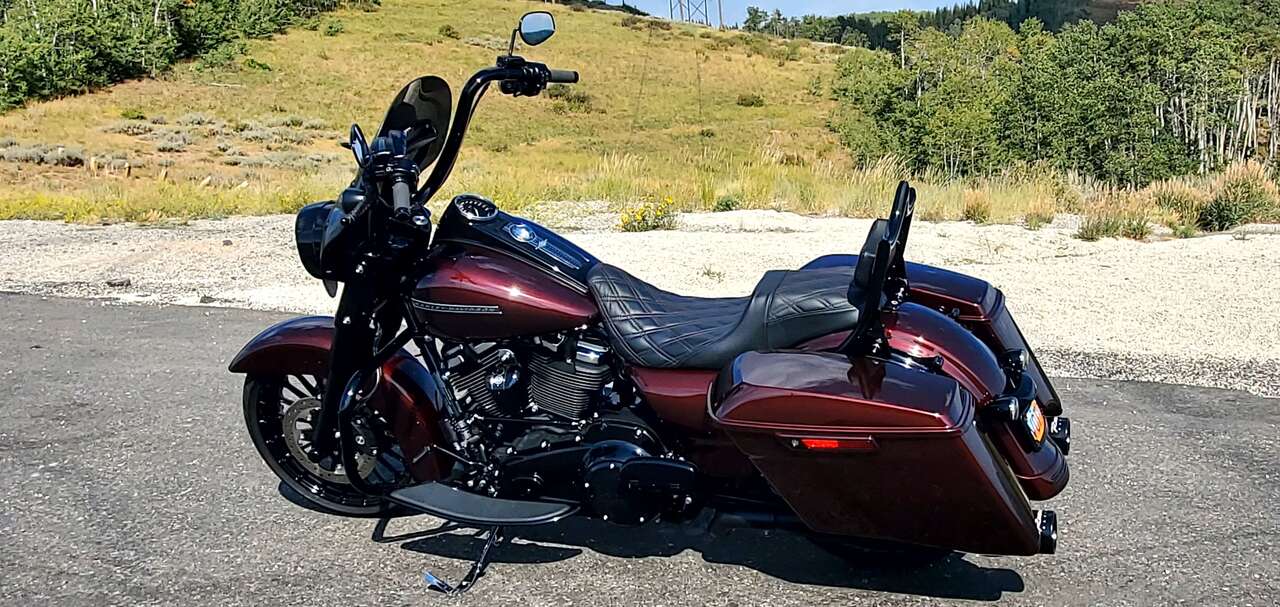 Road King Special Twisted Cherry 2019