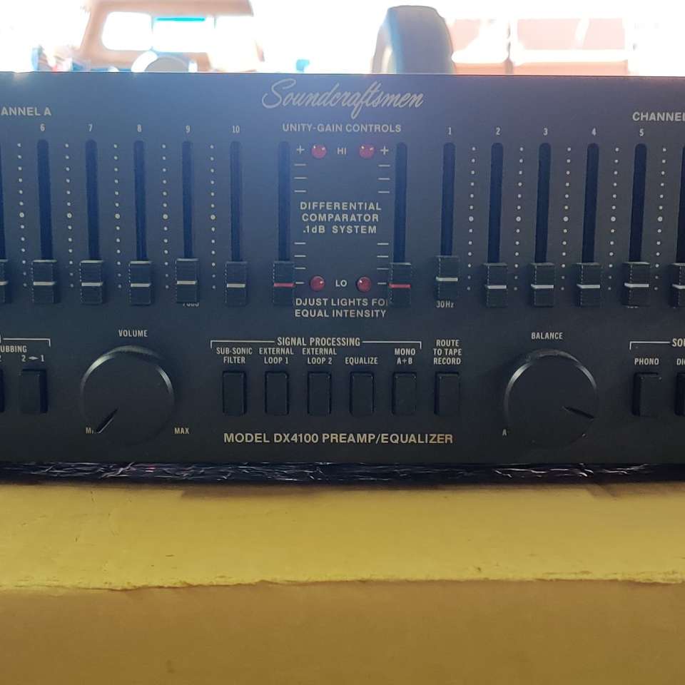 Soundcraftsman pre Amp & Equalizer