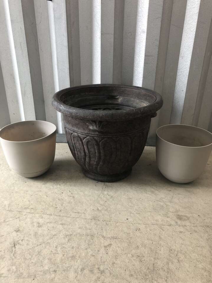 3 Plant Pots