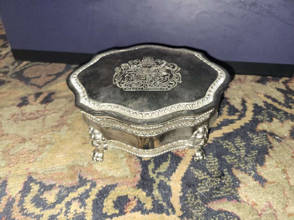 Jewelry box silverplated.