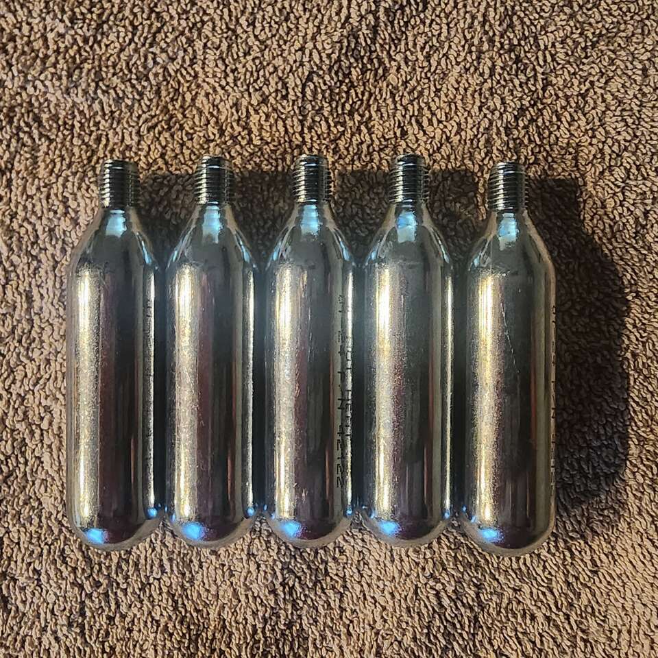 Co2 cartridges, threaded