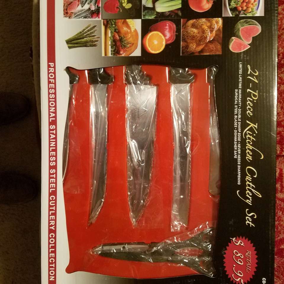 21 pc. kitchen cutlery set. New in sealed box