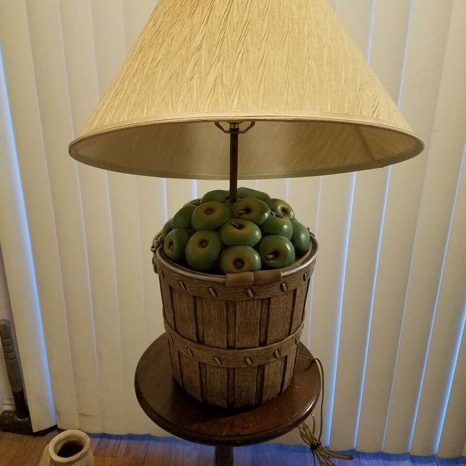 Vintage Artmaster studios green apple lamp