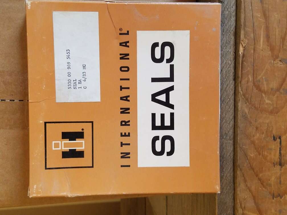 Vintage International oil seals w/boxes