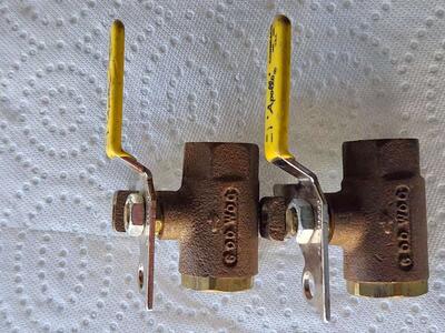 2---1/2" Apollo lockable brass ball valves