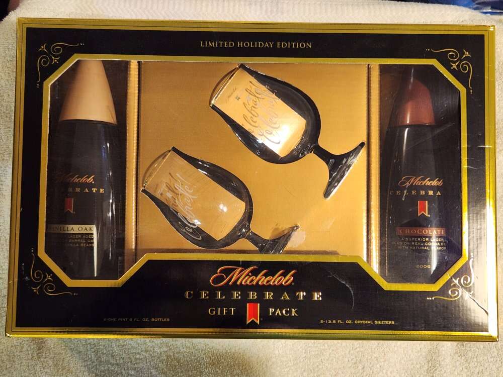 2006 Michelob holiday set. never opened