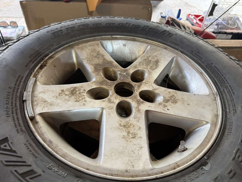 Wheels & Tires LT255/75 R17 M+S