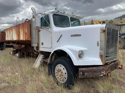Freightliner 4k gallon water truck w/ Big Cam Cummins