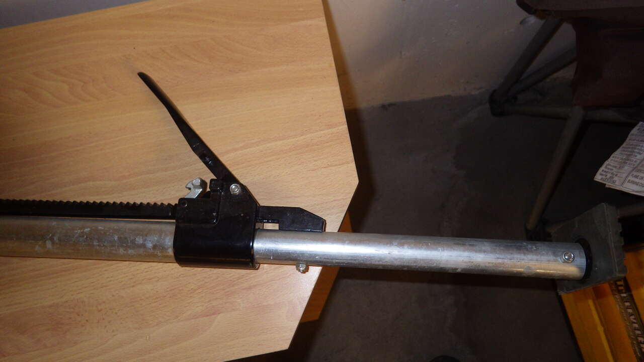 US Cargo Control Round Tube Load Bar