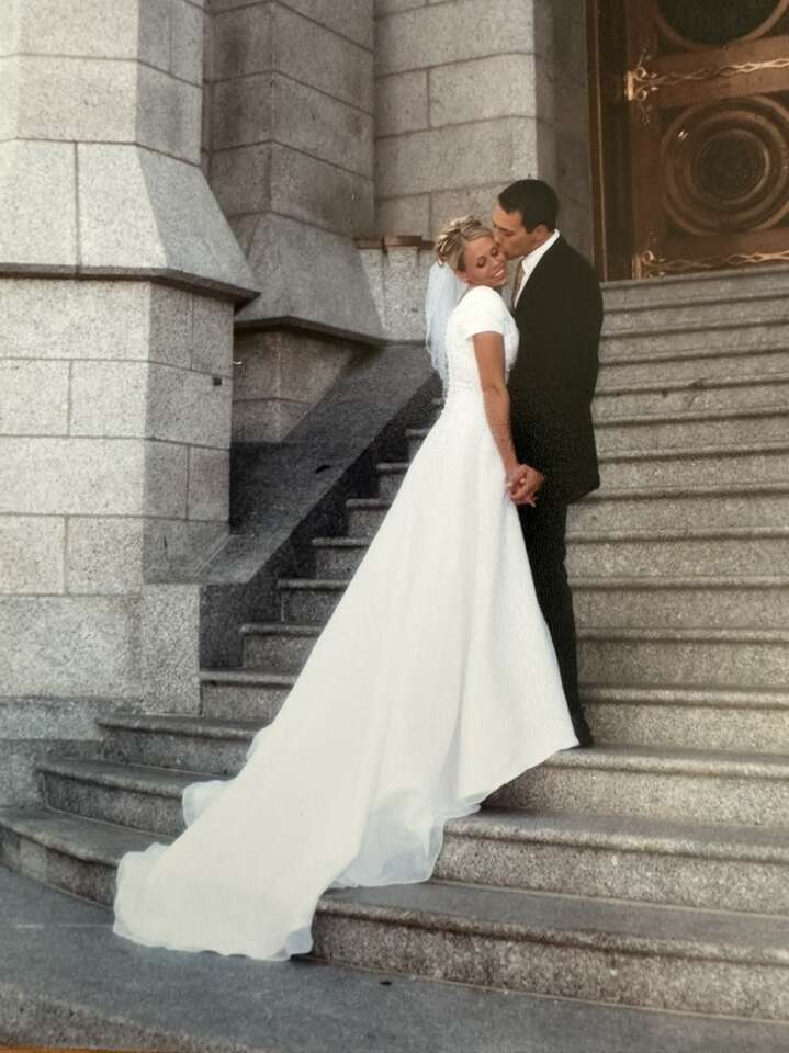 Beaded Top Cap Sleeve Size 6 Wedding Dress