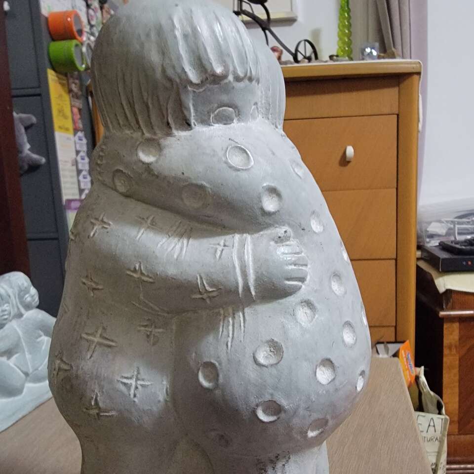 Isabel Bloom Hugs Sculpture