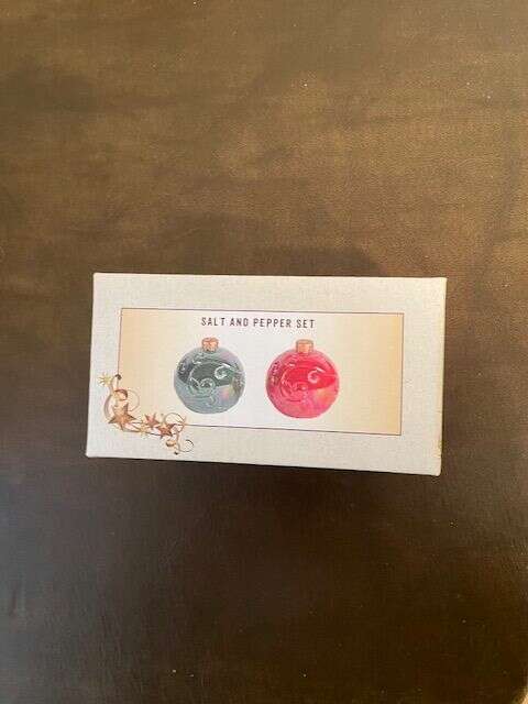 Salt and Pepper Oranment Set