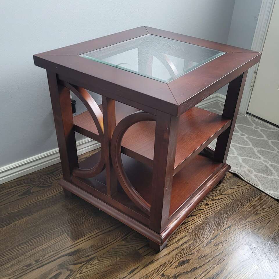 Jofran End Table
