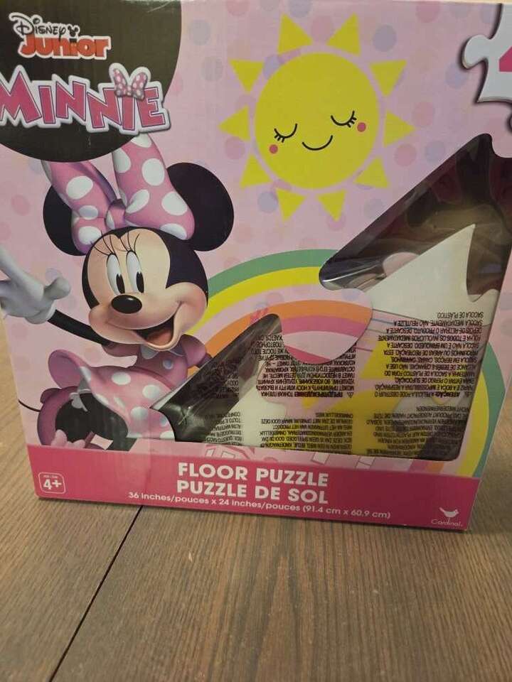 Disney Junior Minnie Mouse floor puzzle.