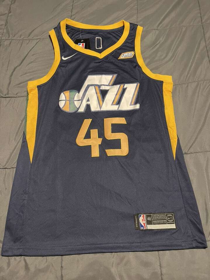 Men's Large Nike Donovan Mitchell Jersey
